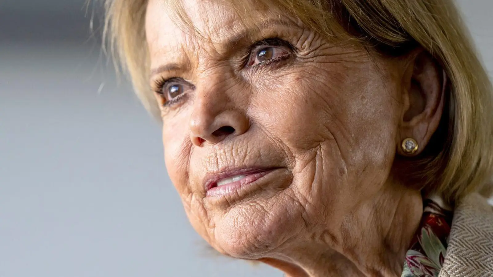 Uschi Glas hat ein bislang unbekanntes Kapitel ihrer Familiengeschichte entdeckt. (Foto: Peter Kneffel/dpa)