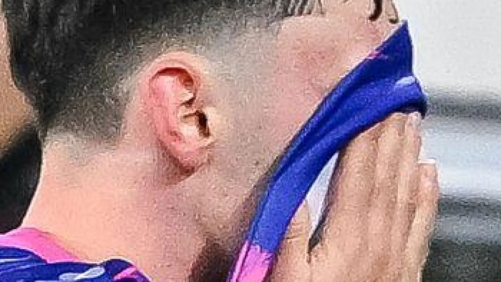 Sah nach nicht einmal einer halben Stunde die Rote Karte: Paul Nebel (Foto: Harry Langer/dpa)