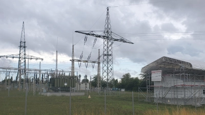 Das ist das Umspannwerk der N-Ergie in Wallmersbach. Die Überraschung bei der jetzigen Infoveranstaltung war, dass das neue Umspannwerk nicht als Erweiterung geplant ist, sondern an einem neuen Standort errichtet werden soll. (Foto: Ulli Ganter)
