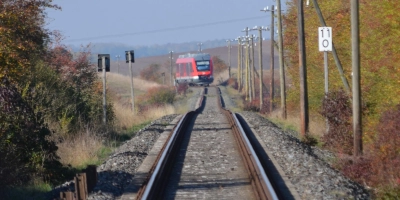 Alleine auf der Aischgrundbahn sind hitzebedingt an vier Stellen Beschädigungen aufgetreten. (Archivbild: Johannes Hirschlach)