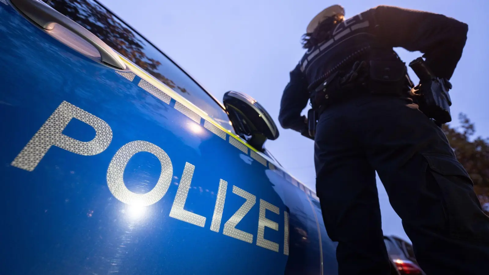 Der Mann hantierte mit dem Einhandmesser auf offener Straße. (Symbolbild) (Foto: Marijan Murat/dpa)