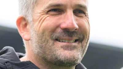 Manuel Baum ist mit dem FC Augsburg Tabellenführer. (Archivbild) (Foto: Robert Michael/dpa)