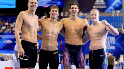 Josha Salchow (l-r), Ole Braunschweig, Lucas Matzerath und Eric Friese schwimmen in Japan um eine Medaille. (Foto: Jo Kleindl/DSV/dpa)
