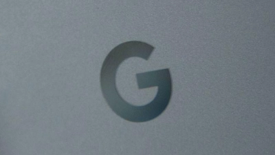 Google gehört zu den sogenannten Gatekeepern („Torwächtern“), die wegen ihrer dominanten Stellung besonderen EU-Wettbewerbsregeln unterliegen. (Symbolbild) (Foto: Andrej Sokolow/dpa)