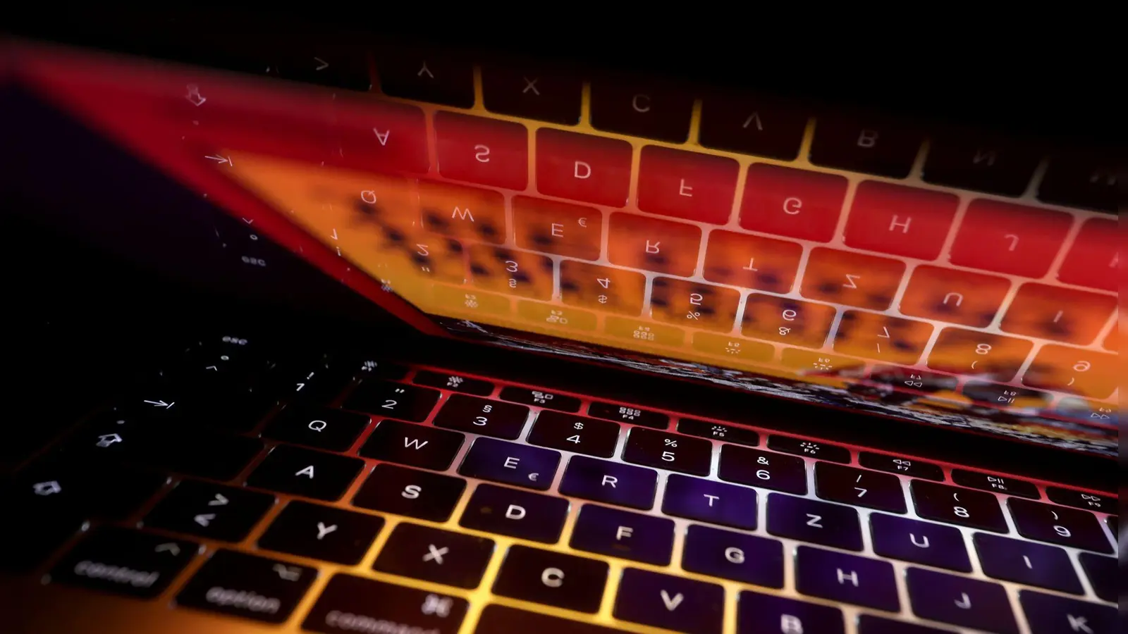 Der Betrüger bringt den Mann um hohe Summen. (Symbolbild) (Foto: Karl-Josef Hildenbrand/dpa)