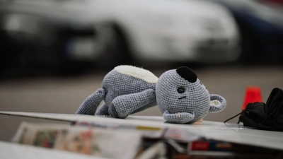 Nach dem Tod des Jungen erinnerte die erschütterte Gemeinde tagelang an den Fall.(Archivfoto) (Foto: Marius Bulling/dpa)