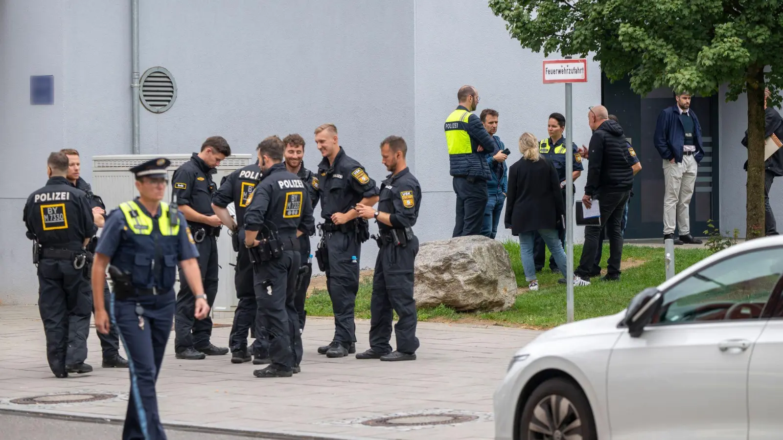 Die Durchsuchung am Mittwoch eskalierte, es fielen Schüsse. (Archivbild) (Foto: Peter Kneffel/dpa)