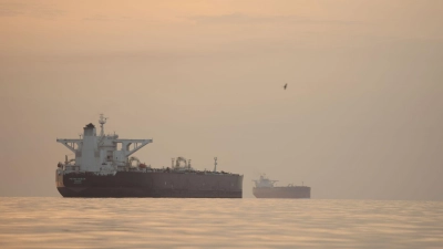 Die Lage in der Straße von Hormus ist nach Trumps Verlängerung der Waffenruhe unverändert. (Archivbild) (Foto: Asghar Besharati/AP/dpa)