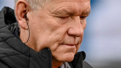 Der 1. FC Heidenheim und sein Vereinschef Holger Sanwald erleben eine sportlich schwere Zeit. (Foto: Harry Langer/dpa)