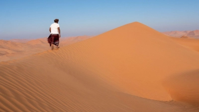 Sand, so weit das Auge reicht - das ist das Markenzeichen der Rub al-Chali. (Foto: Andreas Drouve/dpa-tmn)