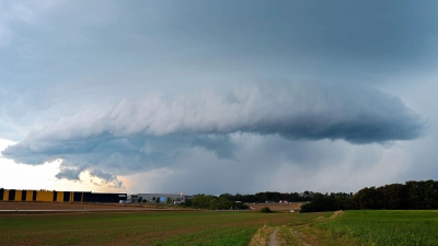 Gewitter und Regen erwartet der DWD für Freitag. (Foto: Simon Zeiher/onw-images/dpa)