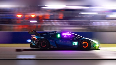 Da glühen die Bremsscheiben: Der Lamborghini von Mario Farnbacher auf dem Kurs in Sebring. (Foto: Forte Racing)