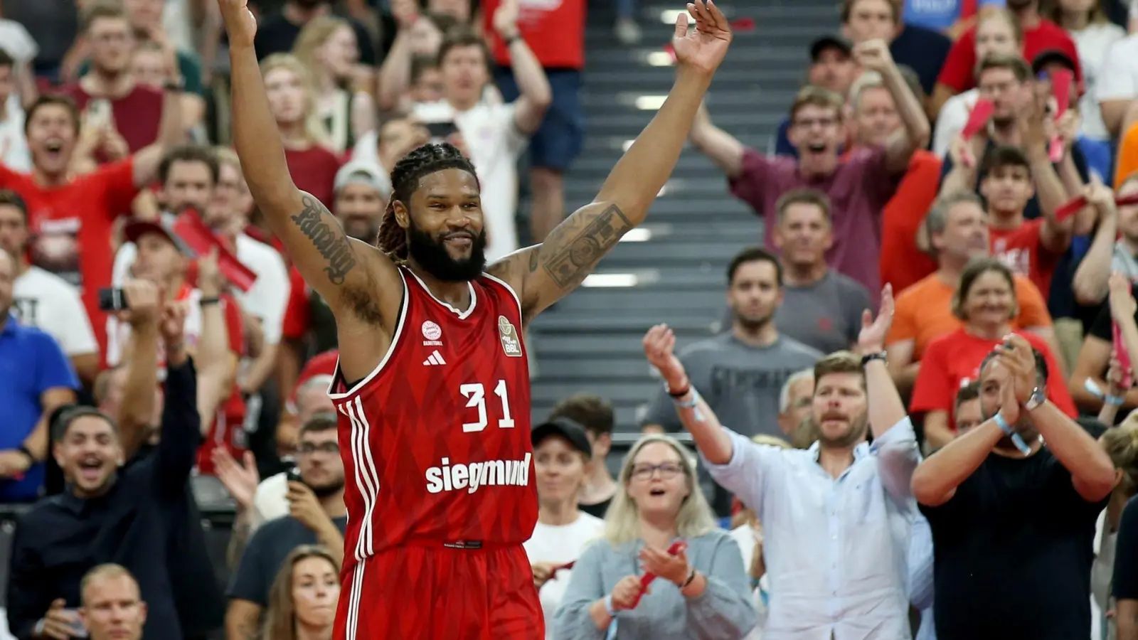 Devin Booker wurde mit dem FC Bayern viermal Meister - nun verlässt er München. (Foto: Matthias Stickel/dpa)
