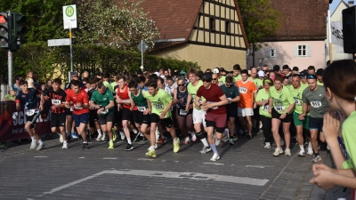 Startgerangel über 5,5 km. (Foto: Christoph Dümmler)