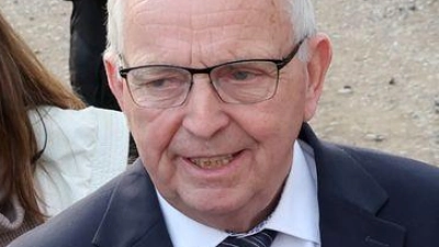 Mecklenburg-Vorpommerns Umweltminister Till Backhaus (SPD) gibt dem Wal jetzt eine Chance. Wochenlang war er anderer Meinung. (Foto: Bernd Wüstneck/dpa)