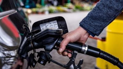 Tanken ist in Deutschland zurzeit sehr teuer. (Symbolbild) (Foto: Frank Hammerschmidt/dpa)