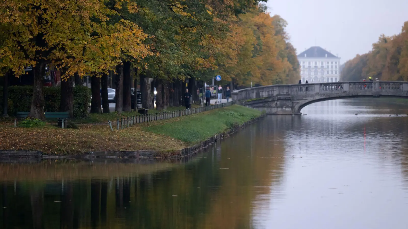 Am Wochenende soll es in Bayern herbstlich-nebelig bleiben. (Archivbild) (Foto: Sven Hoppe/dpa)