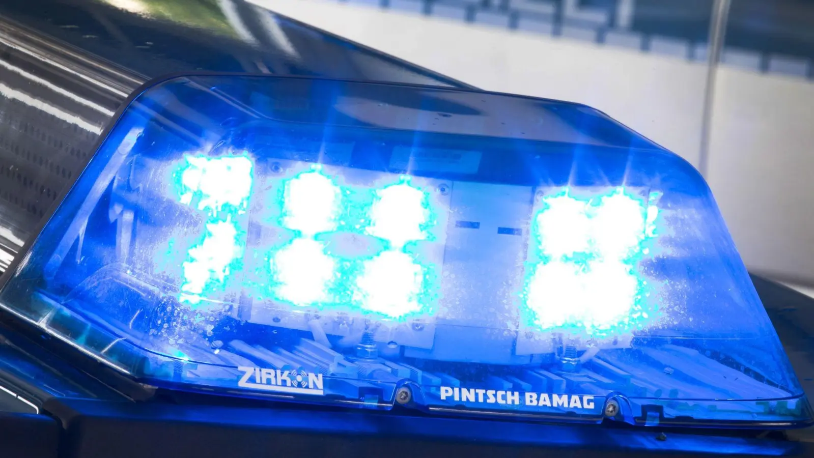 Ein 18-Jähriger wurde in Markt Nordheim von der Polizei kontrolliert. (Symbolbild: Friso Gentsch/dpa)