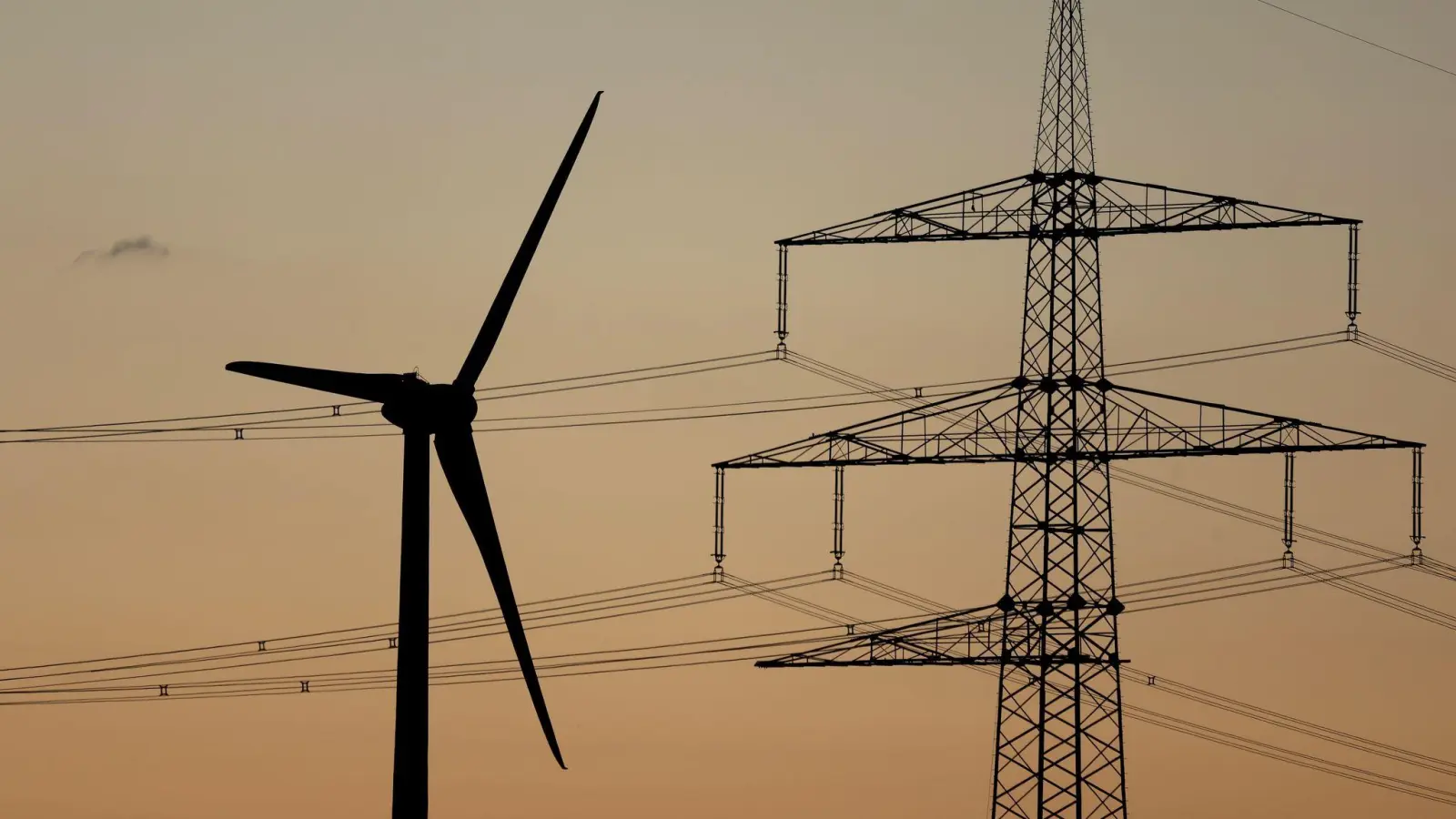 Erst viel Sonne, dann Schauer und Gewitter: Die Aussichten für die neue Woche sind gemischt. (Foto: Karl-Josef Hildenbrand/dpa)