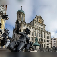Im Augsburger Rathaus ist die Haushaltslage besonders dramatisch. Aber die Stadt ist beim Thema kommunale Geldnot schon lange kein Einzelfall mehr. (Symbolbild) (Foto: Stefan Puchner/dpa)