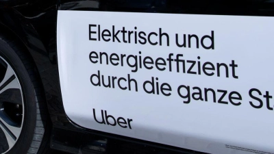 Uber rechnete im April vor: Fahrten werden teurer werden. (Archivbild) (Foto: Sven Hoppe/dpa)