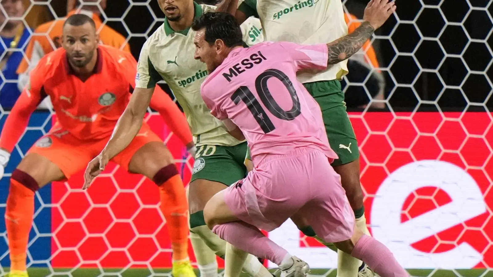 Blieb trotz vieler Chancen ohne Tor: Lionel Messi. (Foto: Lynne Sladky/AP/dpa)