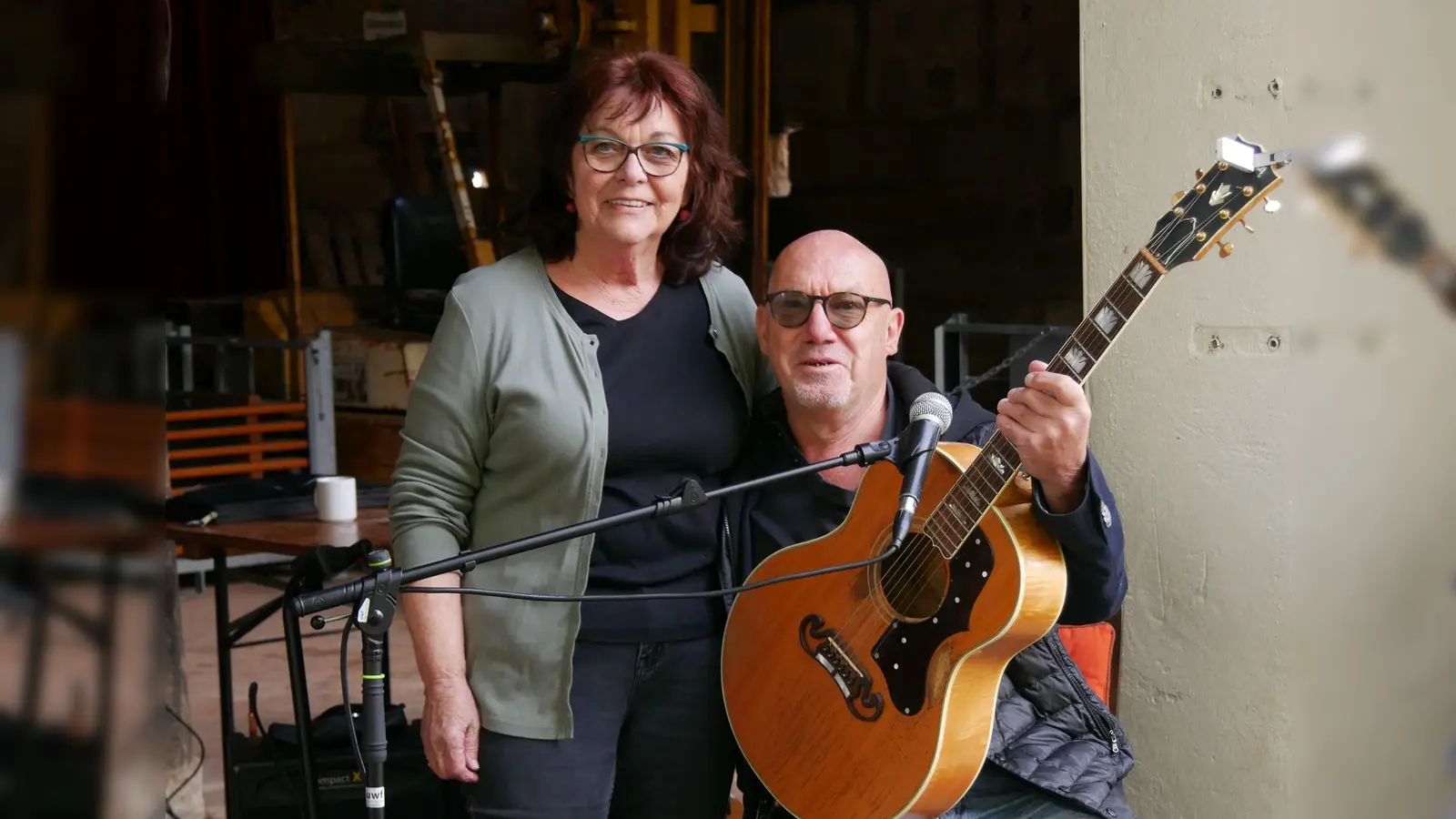 Beim Himmelfahrtsblues in Kästel mit Klaus Brandl steht Erika Grund, die das Fest zum 30. Mal organisierte, den ganzen Tag in der Küche und kocht Kaffee. Ein solches Foto hat deshalb Seltenheitswert. (Foto: Ulli Ganter)