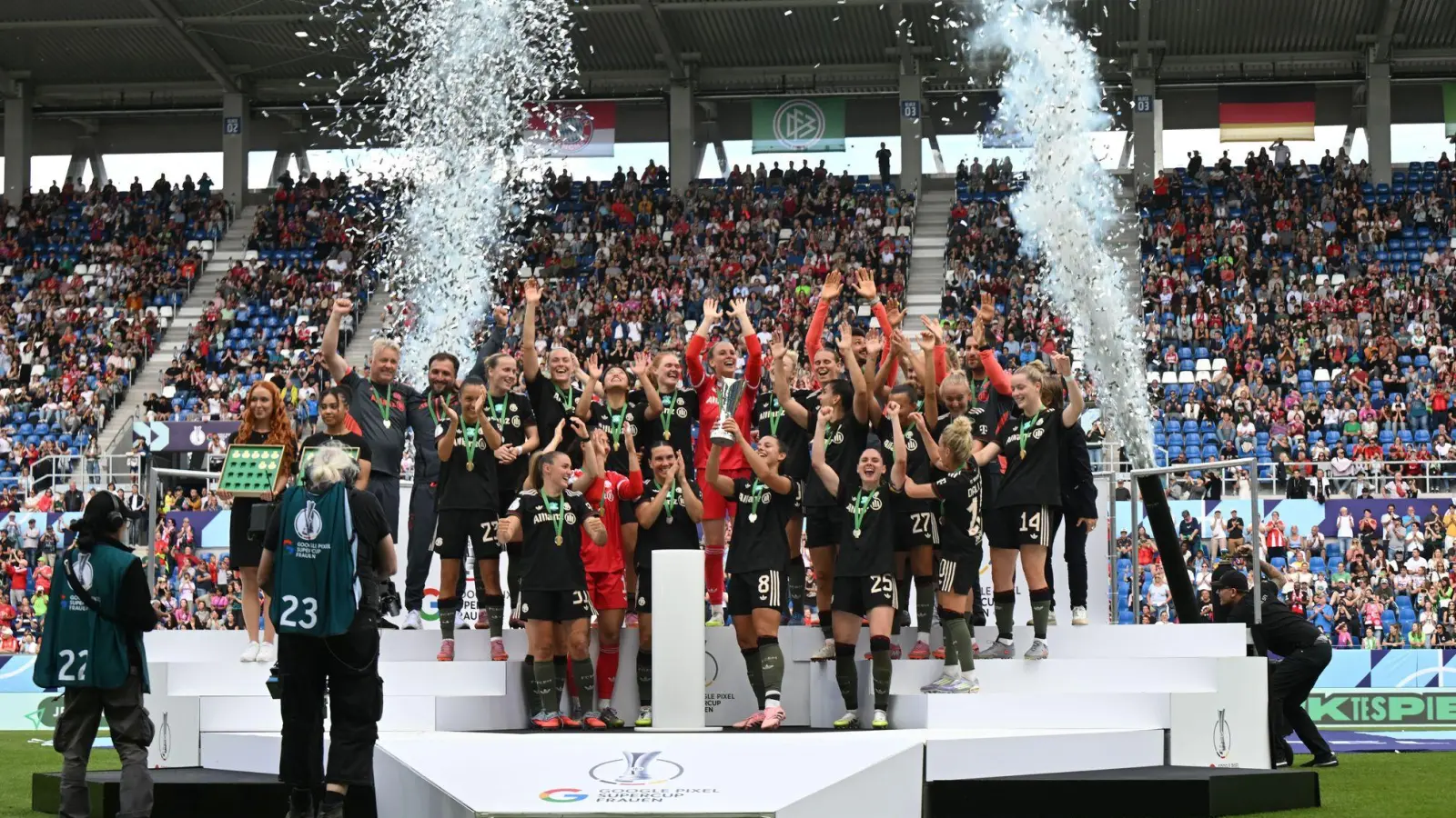 Für den Bundesliga-Auftakt des FC Bayern München gegen Bayer Leverkusen wurden bereits 50.000 Tickets verkauft. (Foto: Uli Deck/dpa)