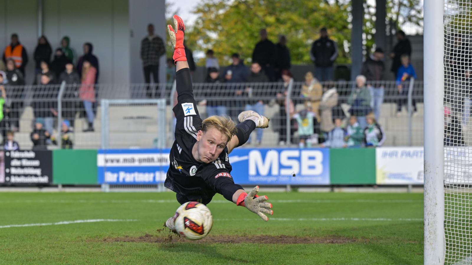 Surprising relegation battle: SpVgg Ansbach at FC Schweinfurt 05 on ...