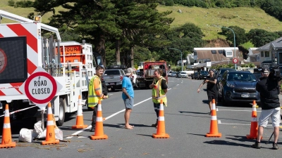 Mindestens sechs Menschen werden nach einem Erdrutsch vermisst. (Foto: Owen Thompson/Photosport NZ/AAP/dpa)