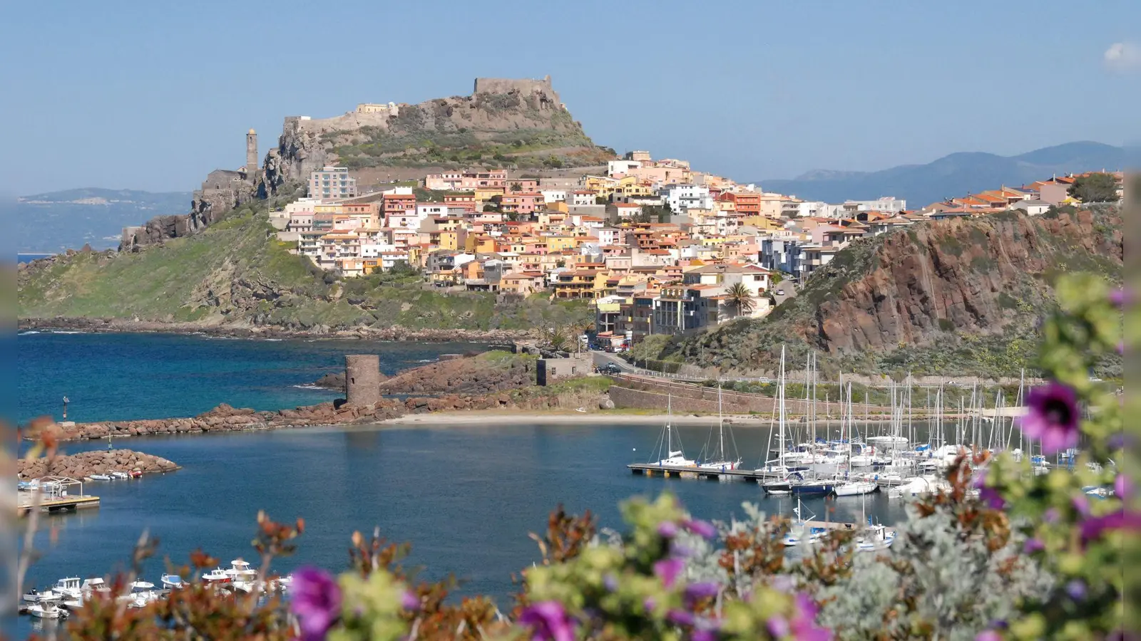 Beim Badeurlaub auf Sardinien ist ein 65 Jahre alter Deutscher ums Leben gekommen. (Archivbild) (Foto: Christian Röwekamp/dpa-tmn/dpa)