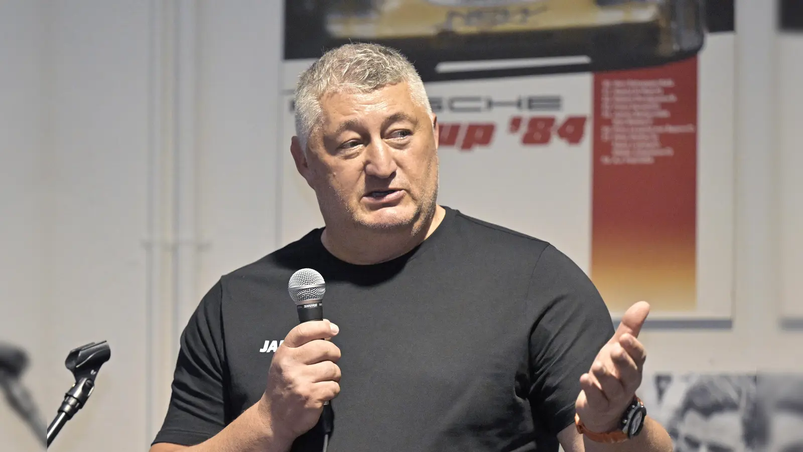 Zu hundert Prozent vom Trainerteam überzeugt: Norbert Weidlein, Vorstand Sport bei der SpVgg Ansbach. (Foto: Martin Rügner)