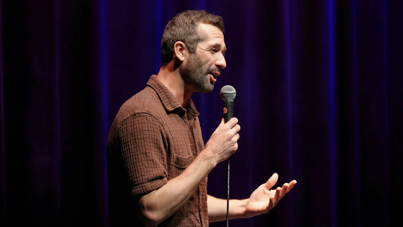 Breitet offenherzig sein Familienleben aus: Stefan Leonhardsberger in seinem Programm „Herzklopfen”. (Foto: Thomas Wirth)