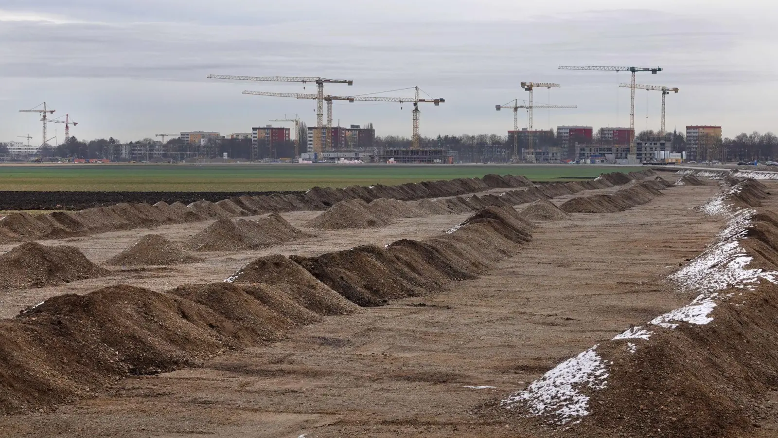 Der Flächenverbrauch in Bayern ist im vergangenen Jahr zurückgegangen. (Archivbild) (Foto: Katharina Redanz/dpa)