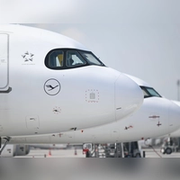 Flugzeuge mussten am Samstagmorgen in München wegen einer Drohnenwarnung kurzzeitig am Boden bleiben. (Symbolbild) (Foto: Sven Hoppe/dpa)