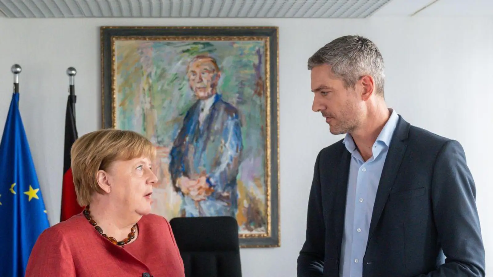 Zehn Jahre nach ihrem legendären Satz zieht Merkel Bilanz. (Foto: Thomas Ernst/NDR/dpa)