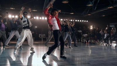 Jaafar Jackson spielt in seiner ersten Filmrolle den „King of Pop“ - seinen Onkel Michael Jackson. (Foto: Glen Wilson/UPI - Lionsgate/dpa)