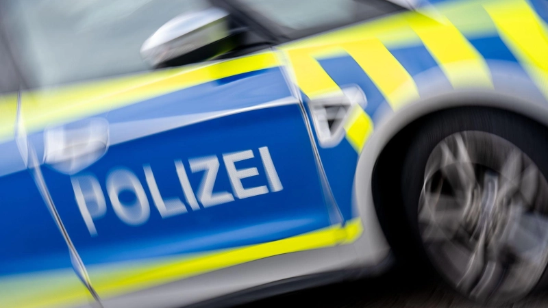 Ein Notarzt konnte nur noch den Tod des jungen Mannes feststellen. (Symbolbild) (Foto: Hendrik Schmidt/dpa)