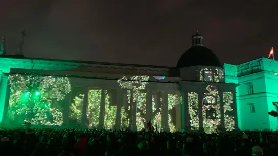 Mit Videoprojektionen und einer Lichtshow wird in Litauen groß gefeiert: Die Hauptstadt Vilnius wird 700 Jahre alt. (Foto: Alexander Welscher/dpa)