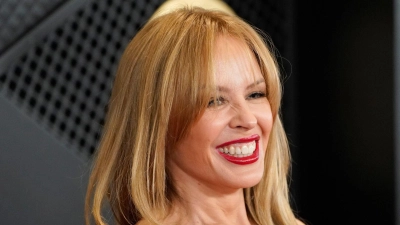 Kylie Minogue bei der Verleihung der 66.  Grammy Awards in Los Angeles. (Foto: Jordan Strauss/Invision/AP/dpa)