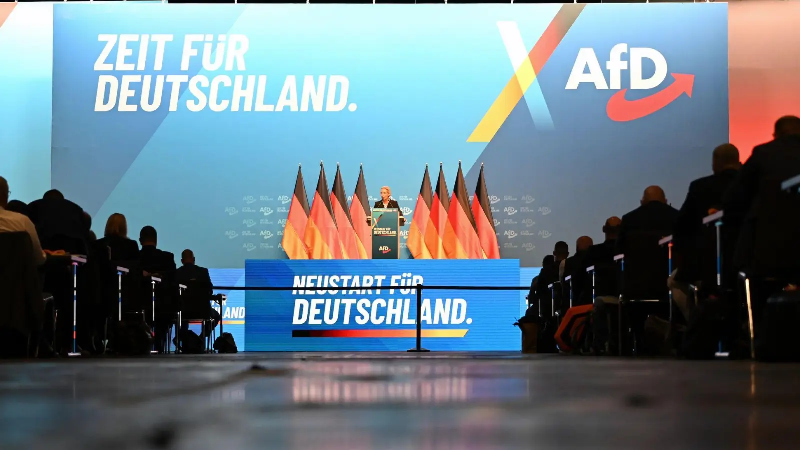 Die AfD tagt in der weiträumig abgesperrten Messe Erfurt. (Foto: Katharina Kausche/dpa)