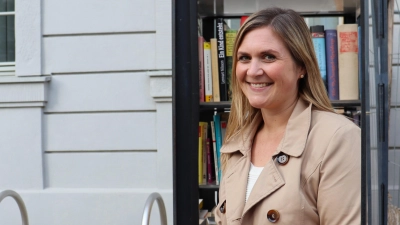 Julia Hanel aka Lilly Lucas holt sich auf der Frankfurter Buchmesse den Titel „Autorin des Jahres”. (Foto: Antonia Müller)