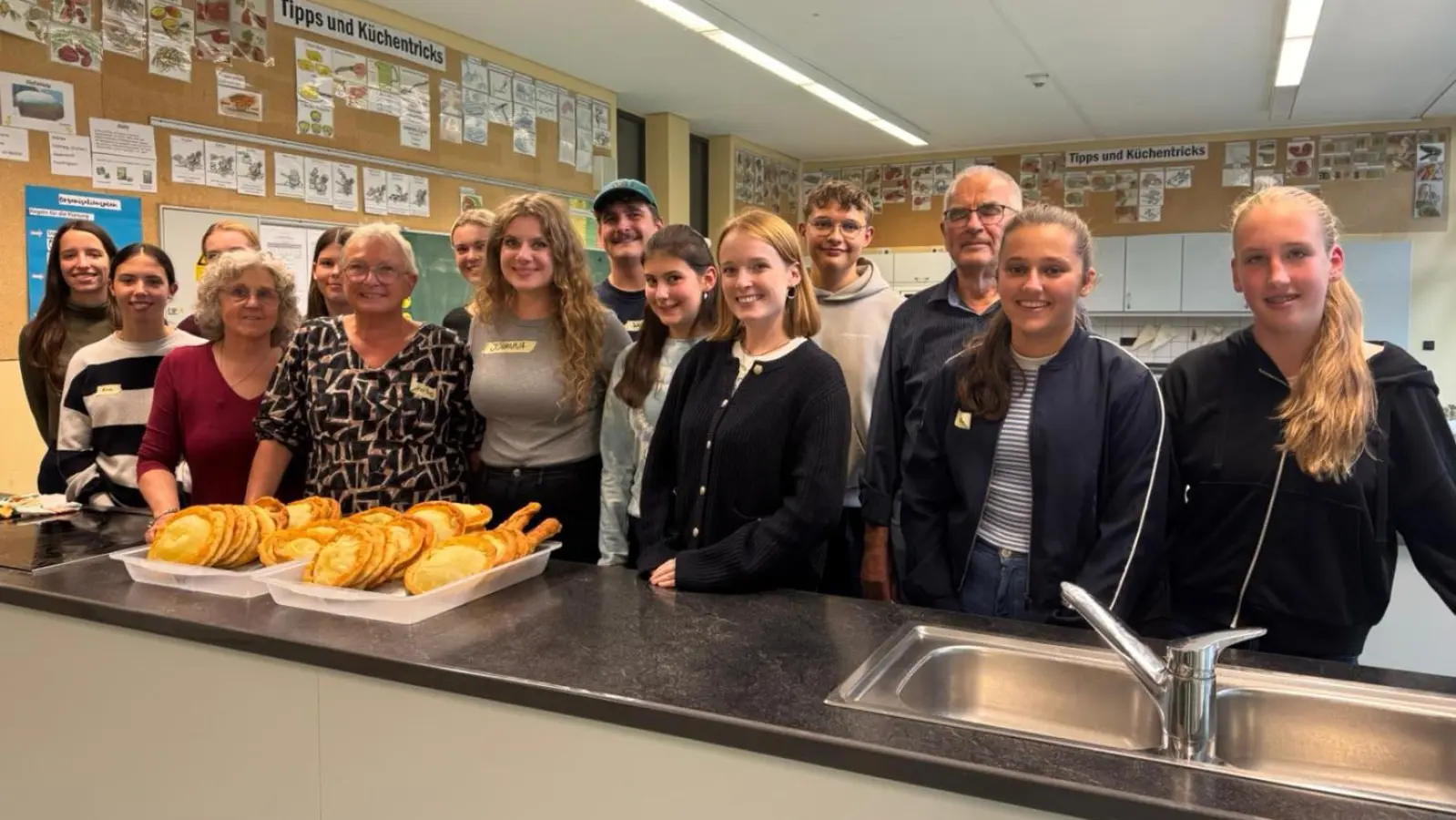 Gelebte Tradition: In Herrieden wurde die hohe Kunst des Backens von „Knieküchle” weitergegeben. (Foto: Antje Seidel)