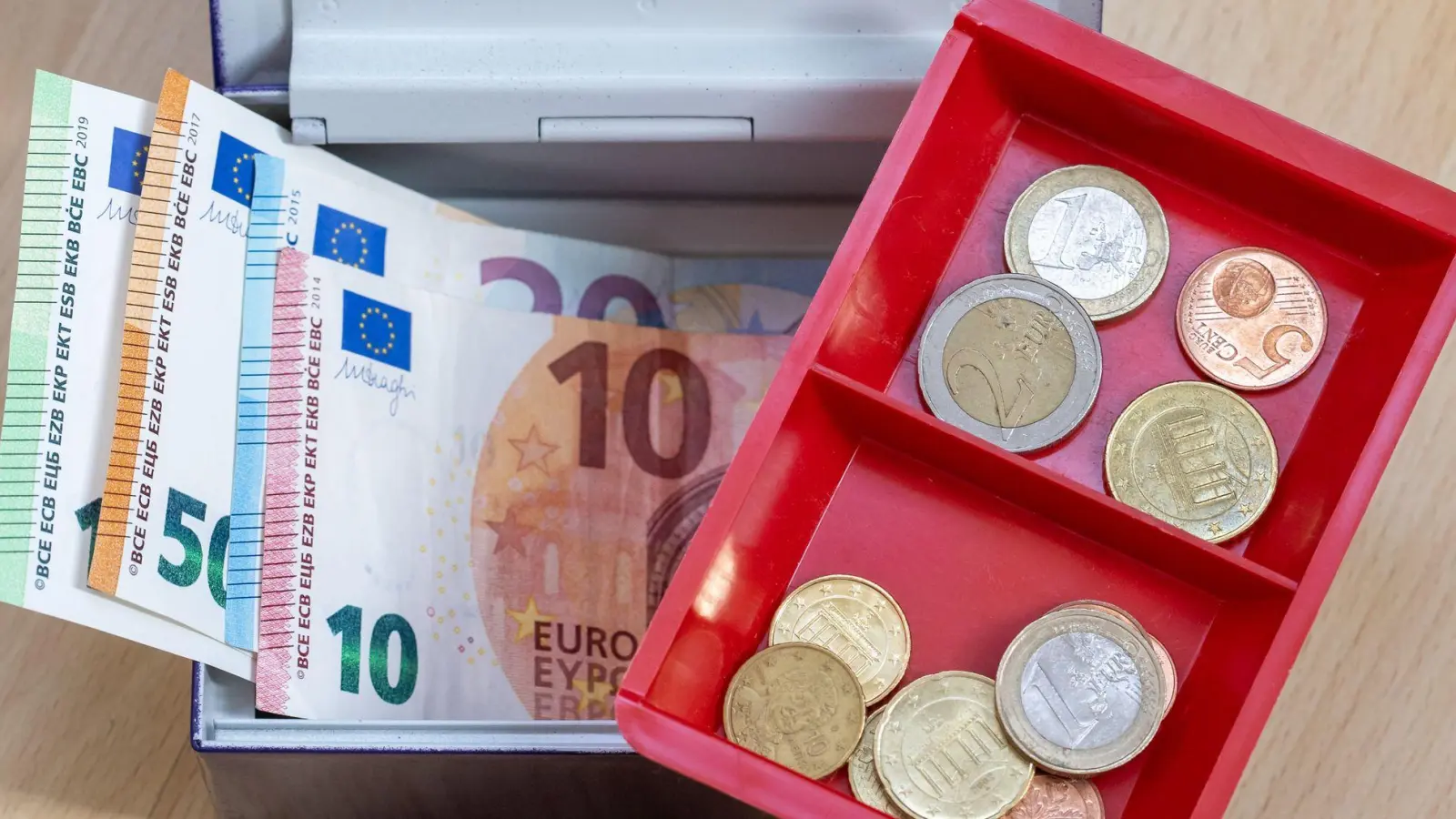 Die öffentlichen Schulden sind im vergangenen Jahr gestiegen, ebenso wie in den Vorjahren. (Symbolbild) (Foto: Daniel Karmann/dpa)