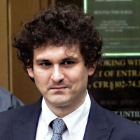 Sam Bankman-Fried, Gründer der Kryptowährungs-Börse FTX, wurde zu 25 Jahren Haft verurteilt. (Archivbild) (Foto: Bebeto Matthews/AP/dpa)