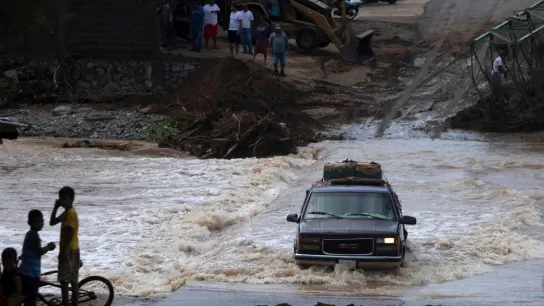 Ein Hurrikan kann viel Zerstörung hinterlassen, wie hier Hurrikan „Rick“ 2021 in Infiernillo. (Foto: Armando Solis/AP/dpa)