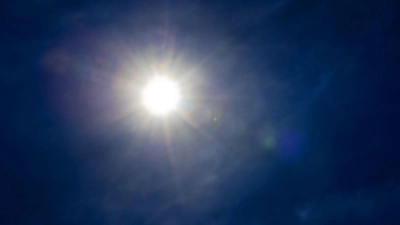 Sonne satt - dadurch steigen auch die Risiken, die mit ultravioletter Strahlung einhergehen. (Foto: Arno Burgi/dpa-Zentralbild/dpa)