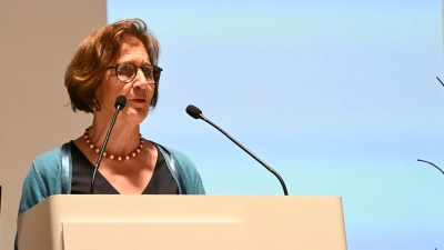 Rosalinde Göppel erinnerte an die Widerstände, als ihrem Mann Josef Göppel ein neues Miteinander von Naturschützern und Landwirten gelang. (Foto: Manfred Blendinger)