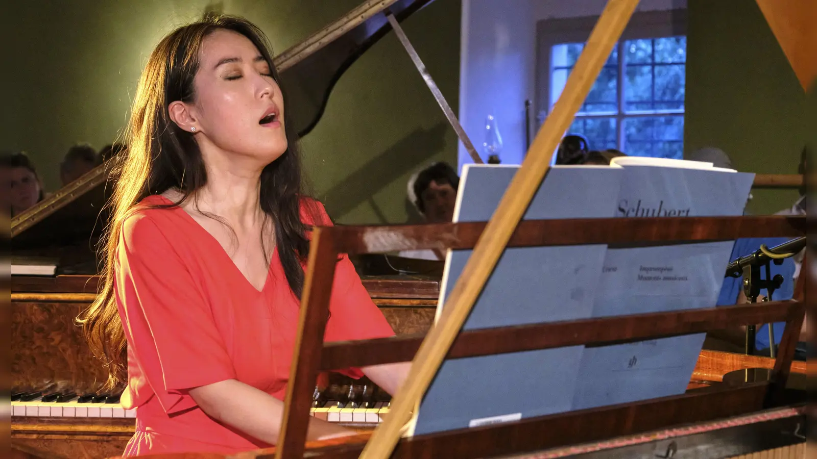 Experimentierfreudige Expertin für musikalische Noch-nie-vorher-Momente: Younee. (Foto: Martin Stumpf)