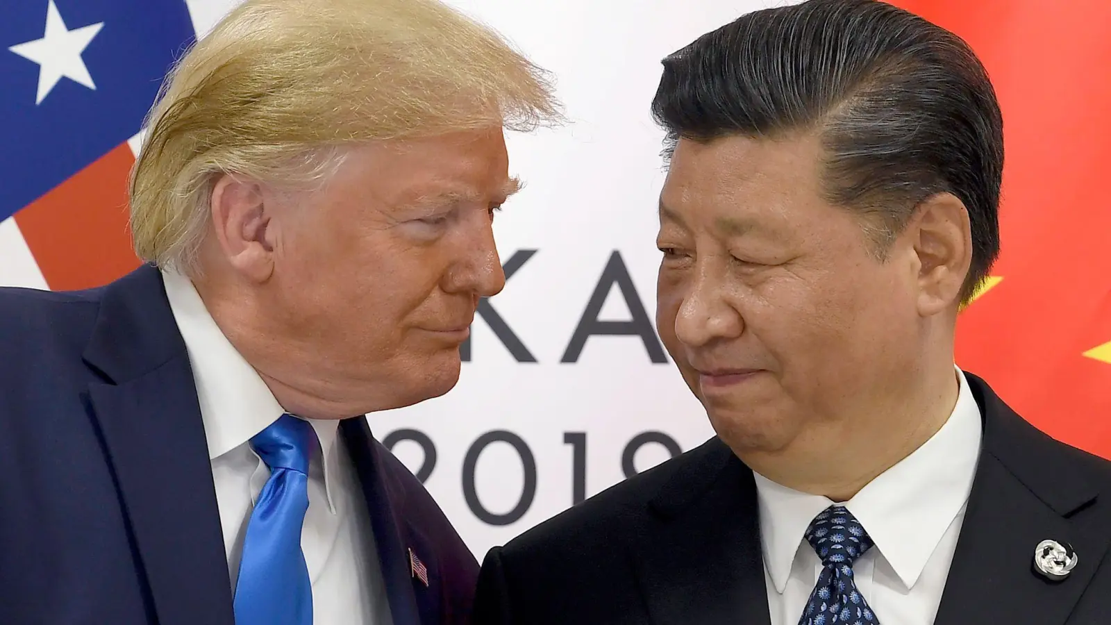 Die USA und China haben sich US-Präsident Trump zufolge darauf verständigt, weitere Handelsgespräche durchzuführen. (Foto Archiv) (Foto: Susan Walsh/AP/dpa)